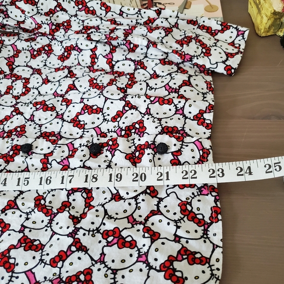 VINTAGE Hello Kitty Button down - Picture 9 of 9